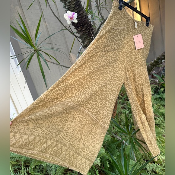 Spell Wild Things Wide Leg Pants BNWT Size Large - Picture 4 of 10